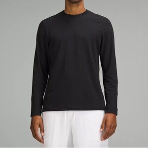 Cotton Citizen men’s  Black Long Sleeve Crew Neck T-Shirt Size Medium. Supima